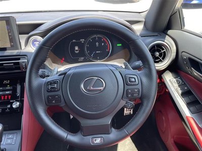 صورة مصغرة 6 لـ 2022 Lexus IS