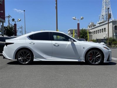 صورة مصغرة 43 لـ 2022 Lexus IS