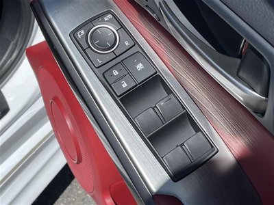 صورة مصغرة 24 لـ 2022 Lexus IS