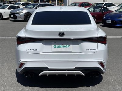 صورة مصغرة 23 لـ 2022 Lexus IS