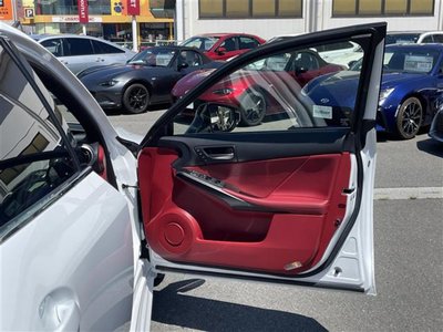 صورة مصغرة 38 لـ 2022 Lexus IS