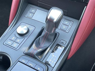 صورة مصغرة 30 لـ 2022 Lexus IS