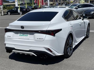 صورة مصغرة 42 لـ 2022 Lexus IS
