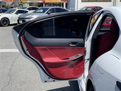 صورة مصغرة 41 لـ 2022 Lexus IS