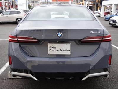 2025 BMW 5 SERIES photo 5