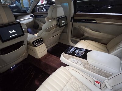 2020 Genesis G90 — миниатюра 15