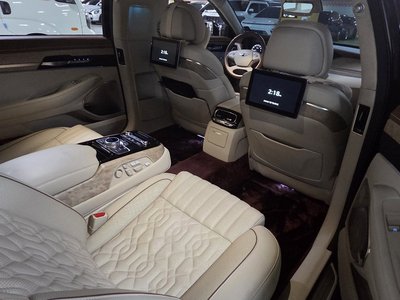 2020 Genesis G90 — миниатюра 19