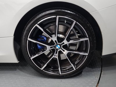 BMW 8 SERIES - 8