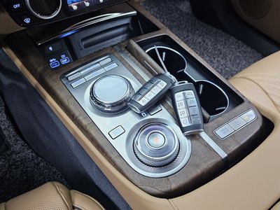 GENESIS G80 (RG3) - 9