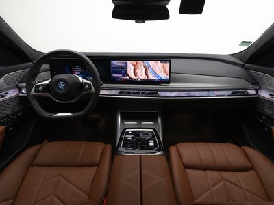 2025 BMW 7 SERIES — фото 9