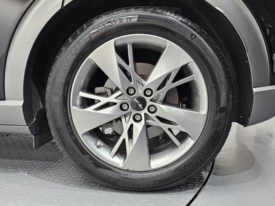 2021 Genesis GV60 photo 8