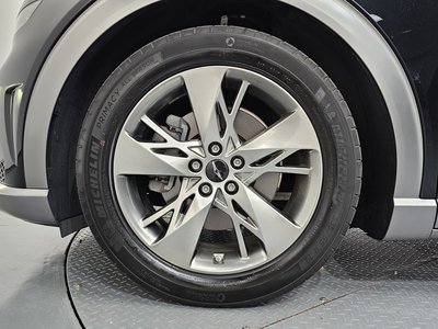 2021 Genesis GV60 photo 6