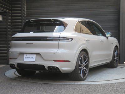 PORSCHE CAYENNE - 10