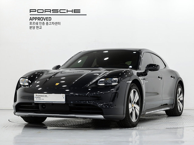 PORSCHE TAYCAN - View 1
