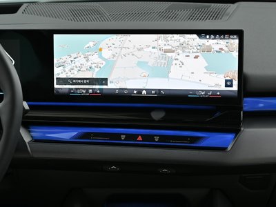 صورة مصغرة 14 لـ 2025 BMW 5 SERIES