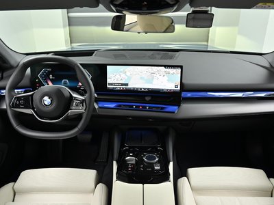 2025 BMW 5 SERIES photo 7