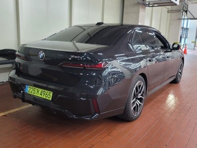 BMW 7 SERIES - 2