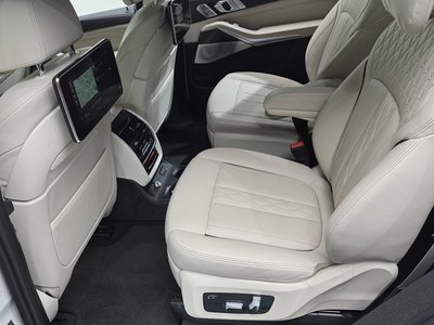 2021 BMW X7 thumbnail 16