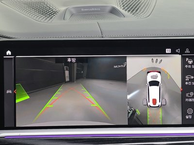 2021 BMW X7 thumbnail 26