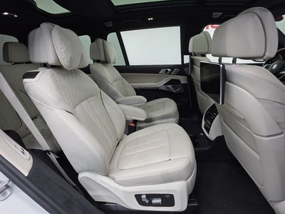 2021 BMW X7 thumbnail 31