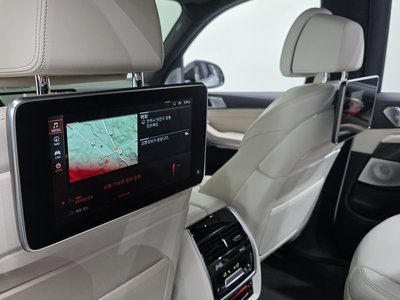 2021 BMW X7 thumbnail 29