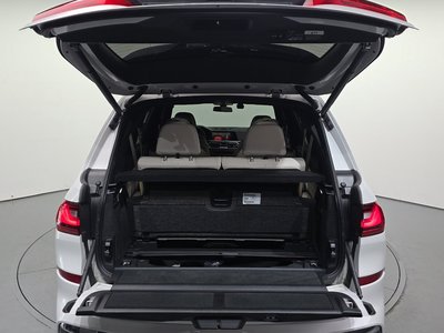 2021 BMW X7 thumbnail 32