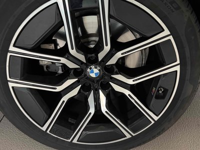 BMW I7 - 8