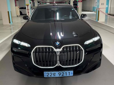 BMW I7 - 1