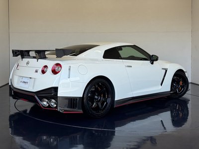 NISSAN GT-R - 2