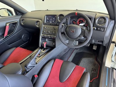 NISSAN GT-R - 8