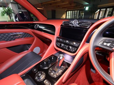 BENTLEY BENTAYGA - 4