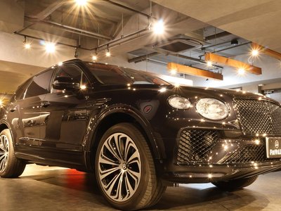 BENTLEY BENTAYGA - 7