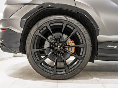 صورة 10 لـ 2023 Lamborghini URUS