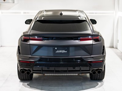 صورة 6 لـ 2023 Lamborghini URUS