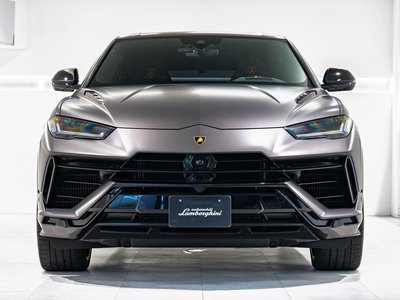 صورة 3 لـ 2023 Lamborghini URUS