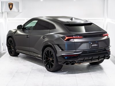 صورة 8 لـ 2023 Lamborghini URUS