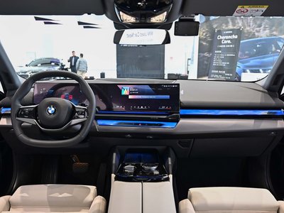 BMW 5 SERIES - 4