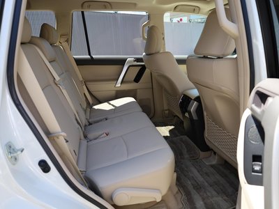 TOYOTA LAND CRUISER PRADO - 8