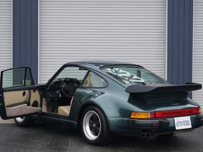 PORSCHE 911 - 8