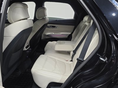 صورة مصغرة 18 لـ 2022 Genesis ELECTRIFIED GV70