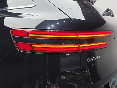 2022 Genesis ELECTRIFIED GV70 photo 10