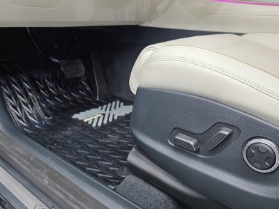 صورة مصغرة 32 لـ 2022 Genesis ELECTRIFIED GV70