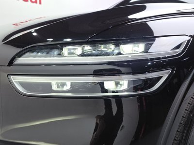 2022 Genesis ELECTRIFIED GV70 photo 9