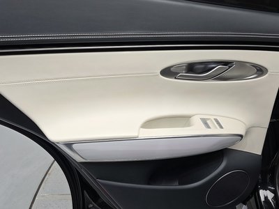 صورة مصغرة 15 لـ 2022 Genesis ELECTRIFIED GV70