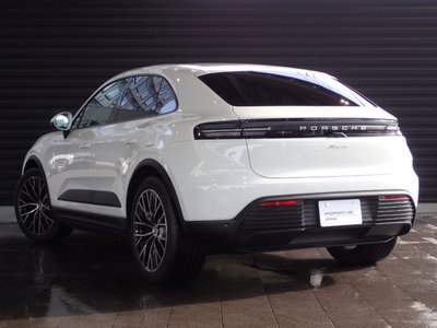 PORSCHE MACAN - 6