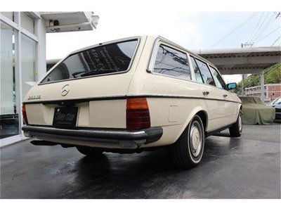 MERCEDES-BENZ E-CLASS - 4
