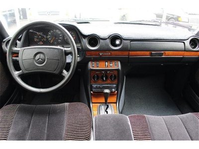 MERCEDES-BENZ E-CLASS - 10