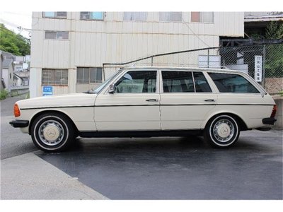 MERCEDES-BENZ E-CLASS - 6
