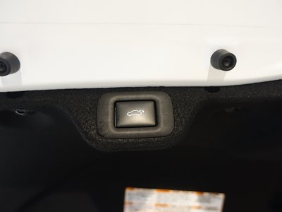 TOYOTA CROWN CROSSOVER - 8