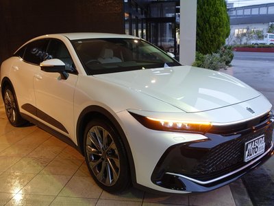 TOYOTA CROWN CROSSOVER - 4